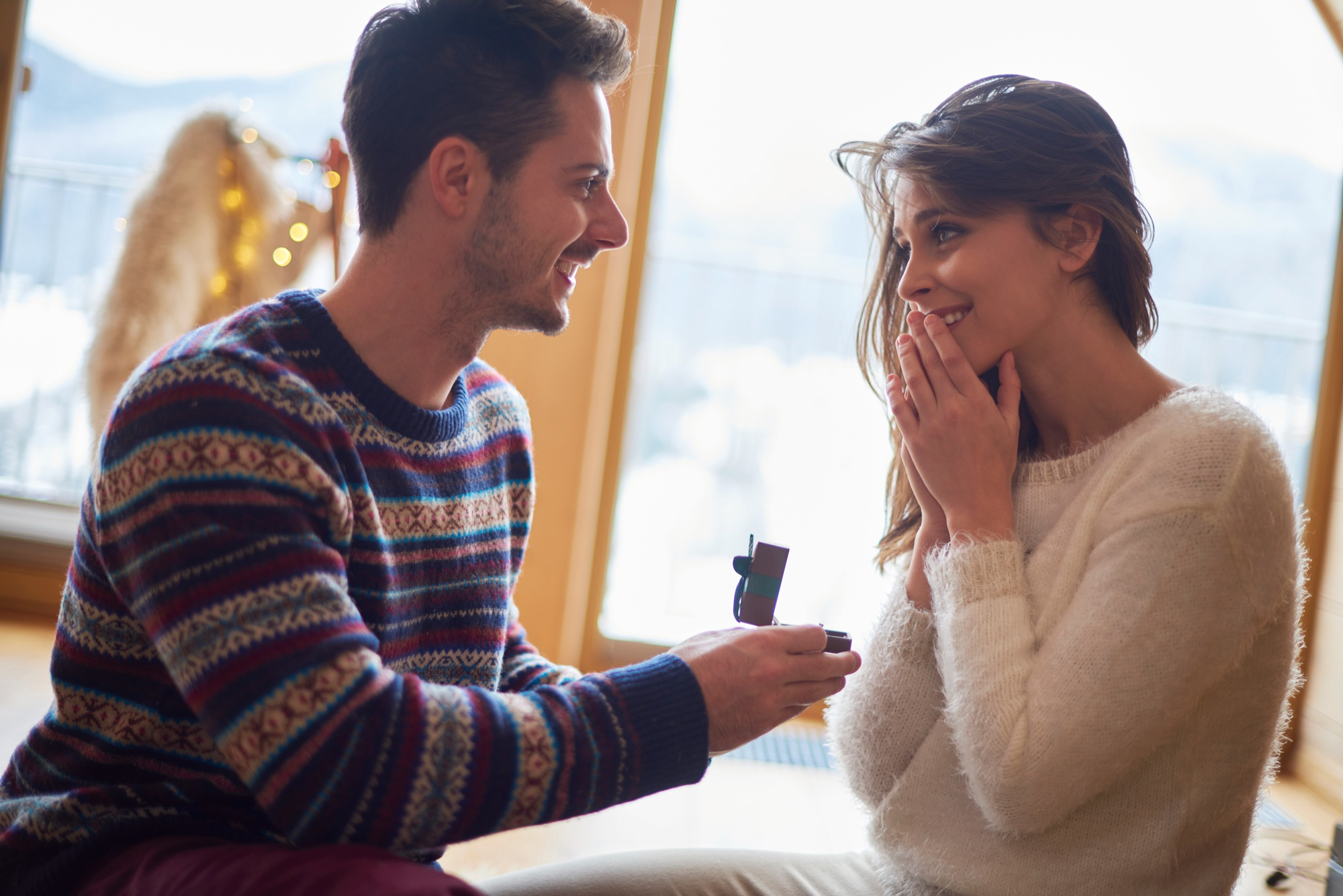 My Girlfriend Received a Rose Bouquet Delivery, but It Was Not from Me – The Truth behind It Turned My Life Upside Down