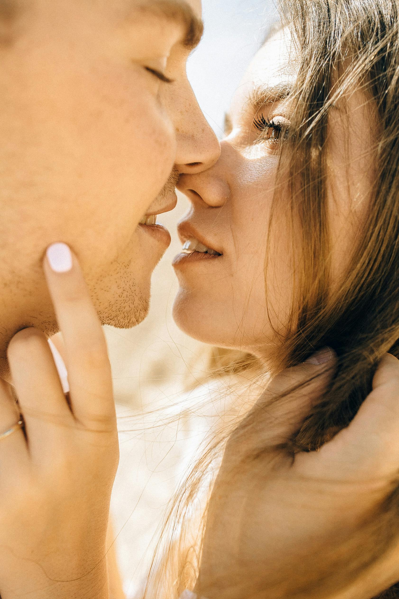 My Girlfriend Received a Rose Bouquet Delivery, but It Was Not from Me – The Truth behind It Turned My Life Upside Down