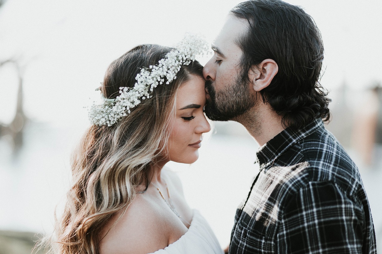 My Girlfriend Received a Rose Bouquet Delivery, but It Was Not from Me – The Truth behind It Turned My Life Upside Down