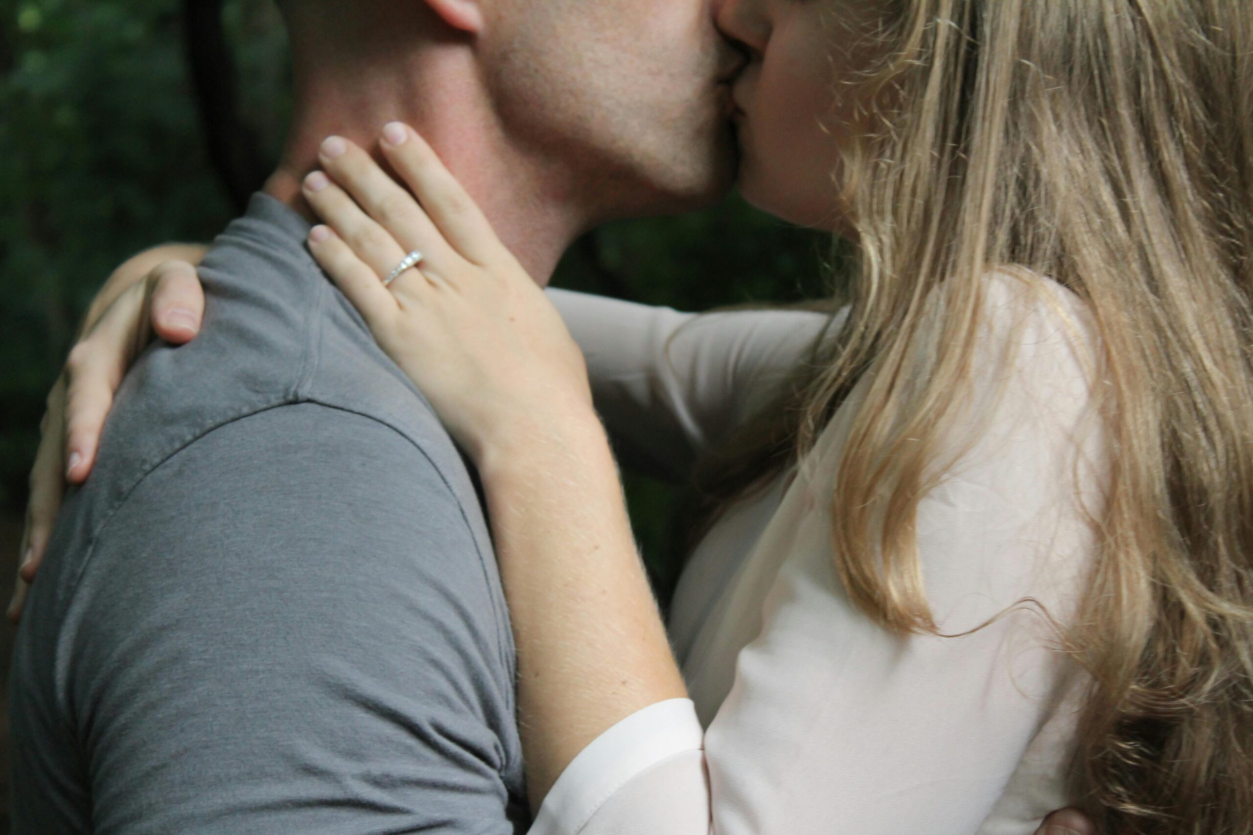 My Husband Took a Photo of Me Just before I Threw My Rings into the Ocean – Was I Right in Teaching Him a Real Lesson?