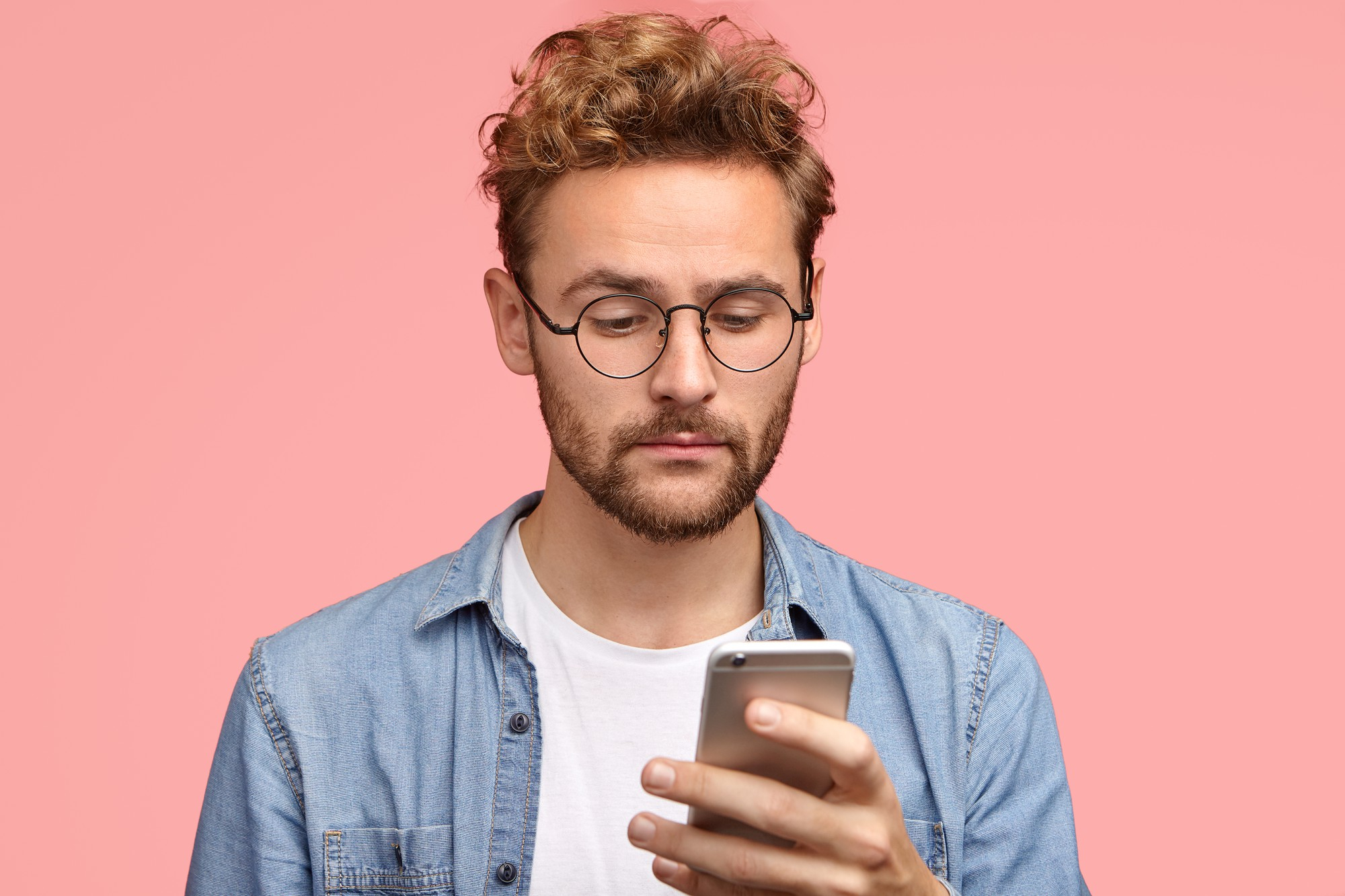 My Girlfriend Received a Rose Bouquet Delivery, but It Was Not from Me – The Truth behind It Turned My Life Upside Down
